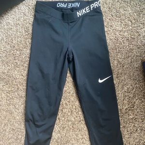 Nike pro cropped leggings